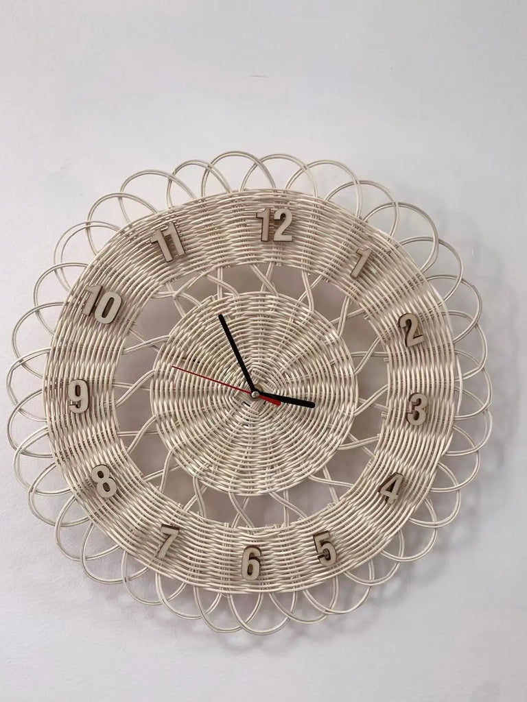 Horloge à chiffres tissée en rotin - Meubles en rotin 